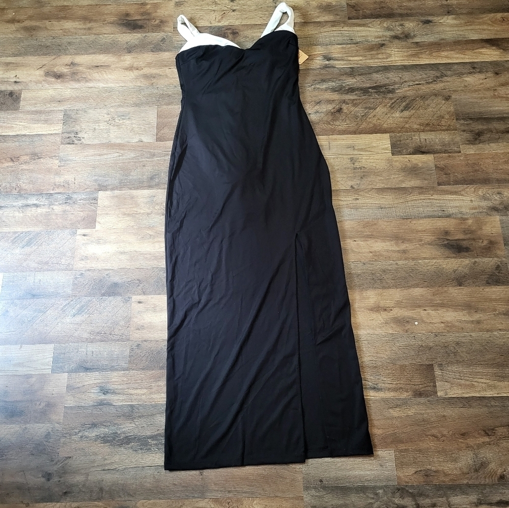 Color Clash Black and White Shapewear Dress - Picture 6 of 14